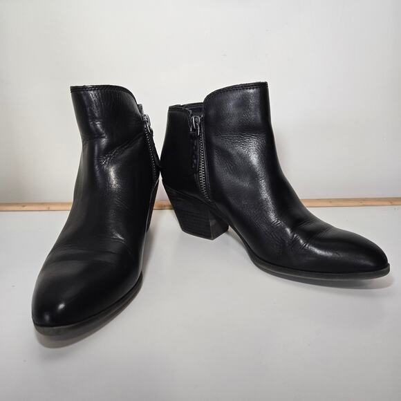 FRYE Women's Judith Zip Bootie Leather Ankle Zip Boot size 6.5M - Picture 2 of 11